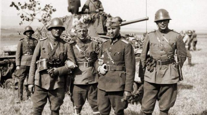 Dotarea trupelor române în anul 1942 și desființarea unui fals istoriografic
