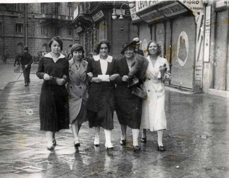 Moda feminină în perioada interbelică